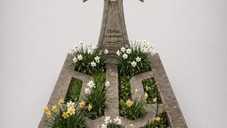 Пам'ятник воїну ЗСУ з граніту габро, авторський меморіальний комплекс, встановлений у смт Ратне
