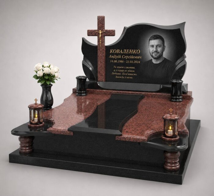 Пам'ятник воїну ЗСУ з лабрадориту, подвійний з хрестом, встановлений у Волинській області