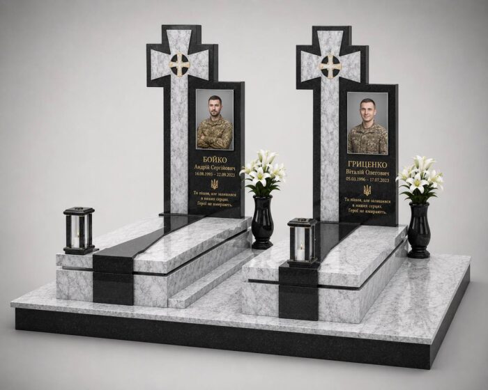 Пам'ятник військовому з лезниківського граніту, з гравіруванням нагород, встановлений у смт Ківерці